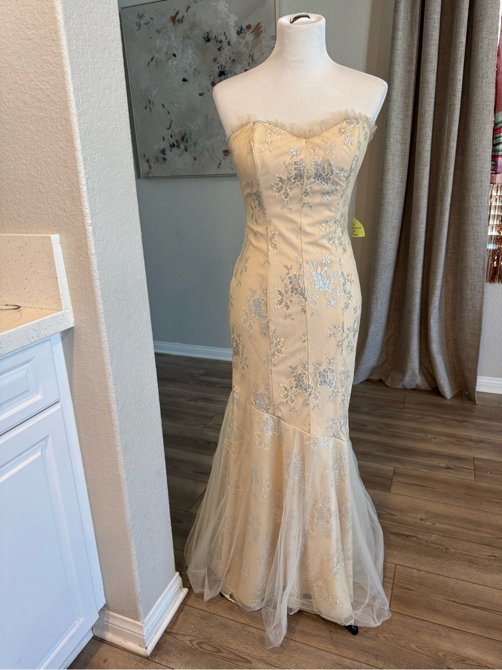NWOT maxi dress size 3/4 junior womens Elegant Strapless Lace-Embellished